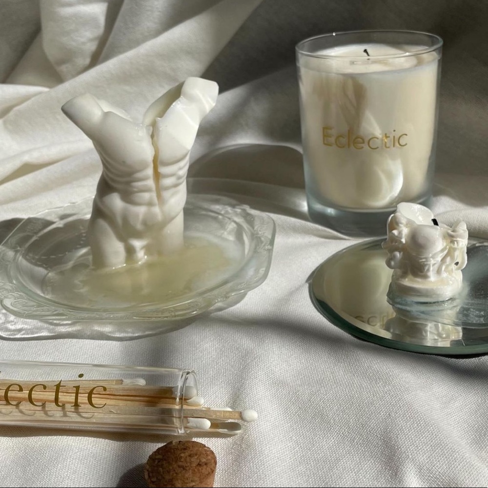 Hand Poured Male Torso Soy Wax Sculptural Candle: Homme - Picture 2 of 2